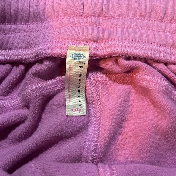 Free people xs joggers pinkish purple color. A342 - Picture 4 of 4